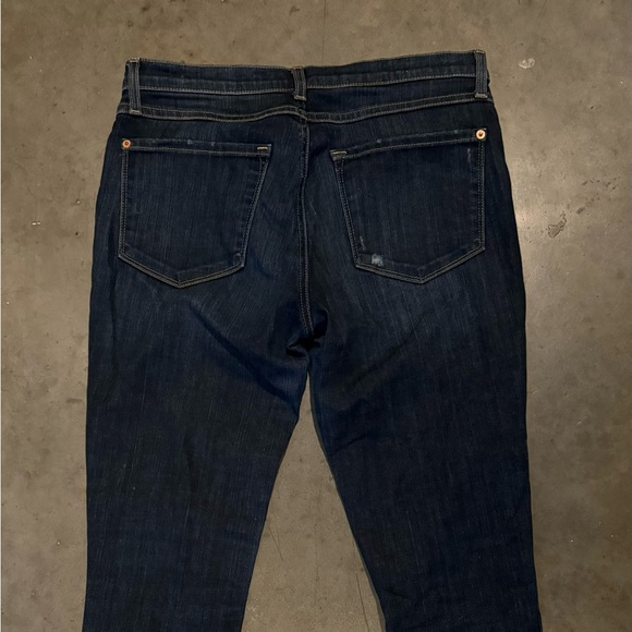 YogaJean Rachel Jean. Stretch denim. Skinny fit. Classic rise. Size 31 - Picture 2 of 3